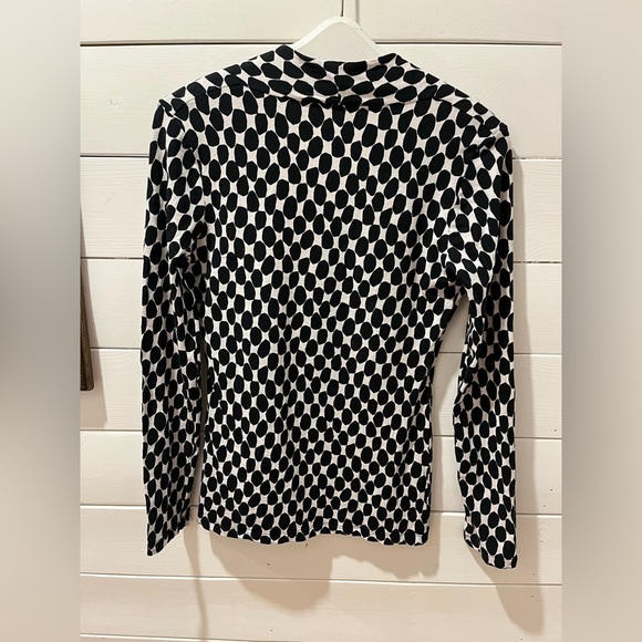 📍 LAURÈL Black and White Patterned V-Neck Top – Size CAN 12 - Picture 9 of 9
